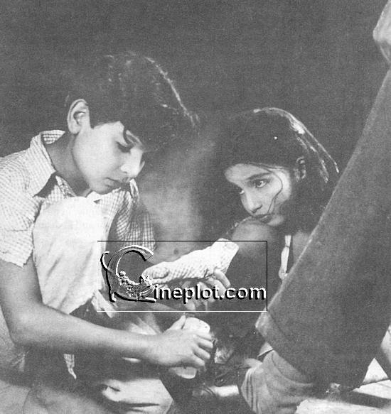 Rattan Kumar and Baby Naaz in Boot Polish (1954)